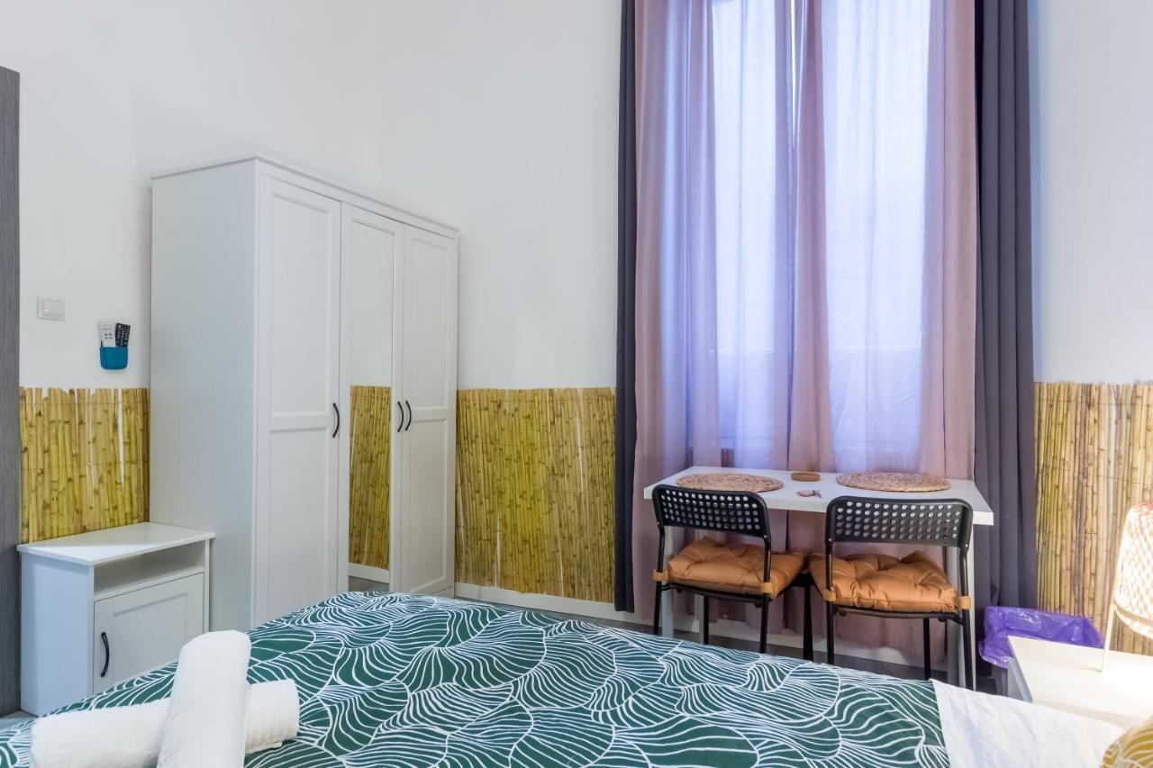 Social - Coworking - hostel Madrid Eksteriør billede